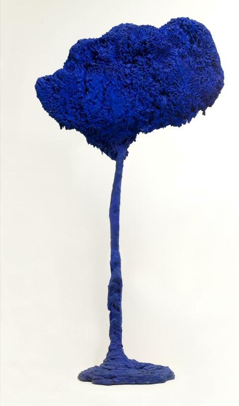 Escultura azul de Yves Klein SE 71 L’Arbre grande éponge bleue de 1962