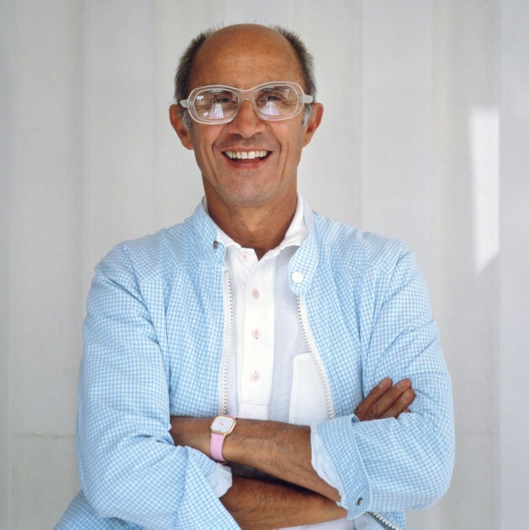 Retrato fotográfico del Diseñador André Courrèges.