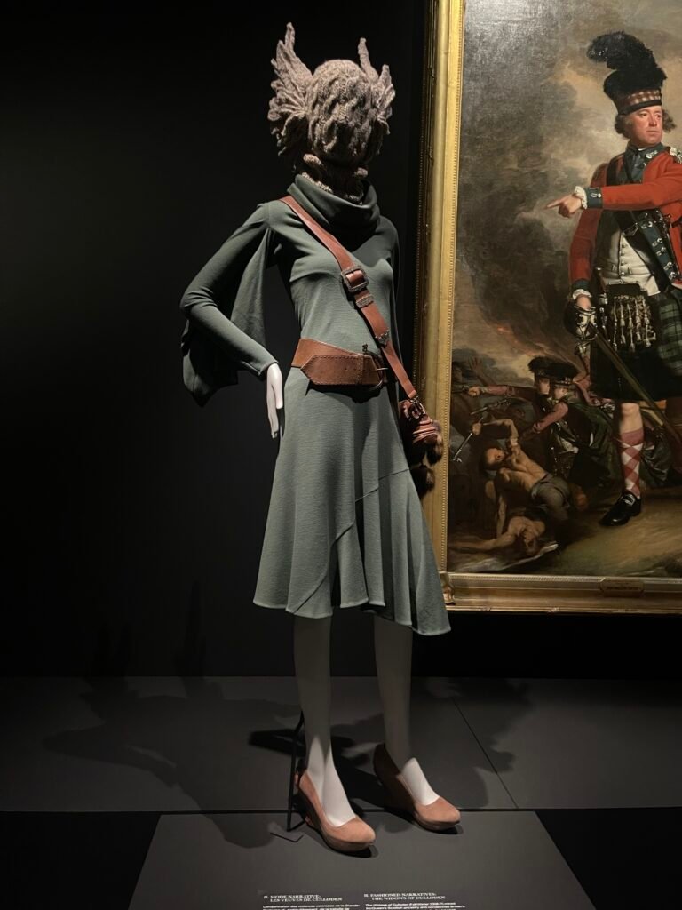 Look 26 de Alexander McQueen de la colección Widows of Culloden, otoño-invierno 2006.