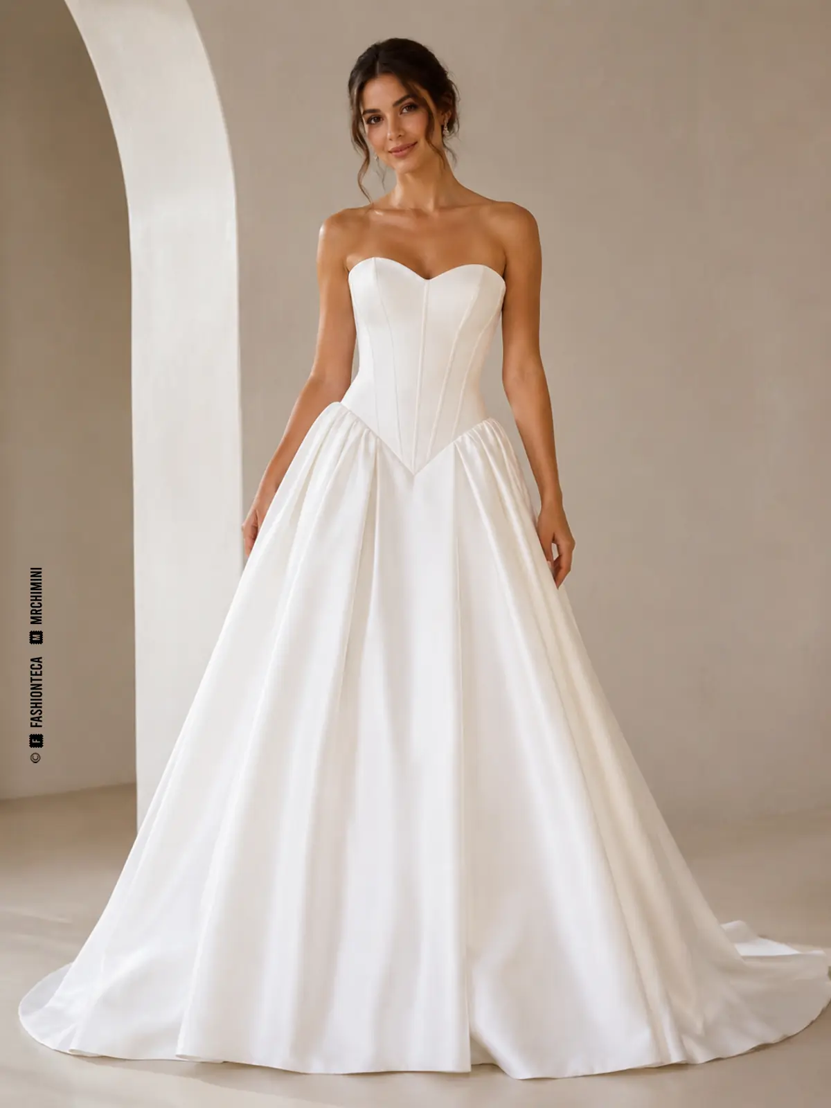 VESTIDO DE NOVIA CON CINTURA VASCA — Moda Nupcial Vestido de novia con cintura vasca en V, cuerpo estructurado y falda amplia con detalles técnicos.