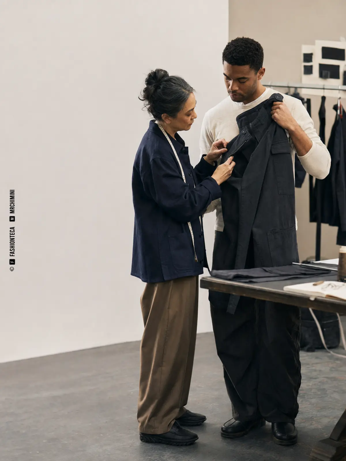 durabilidad y calidad en prendas cotidianas: imagen editorial didáctica de moda
