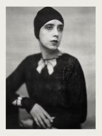Elsa Schiaparelli en el archivo de la casa